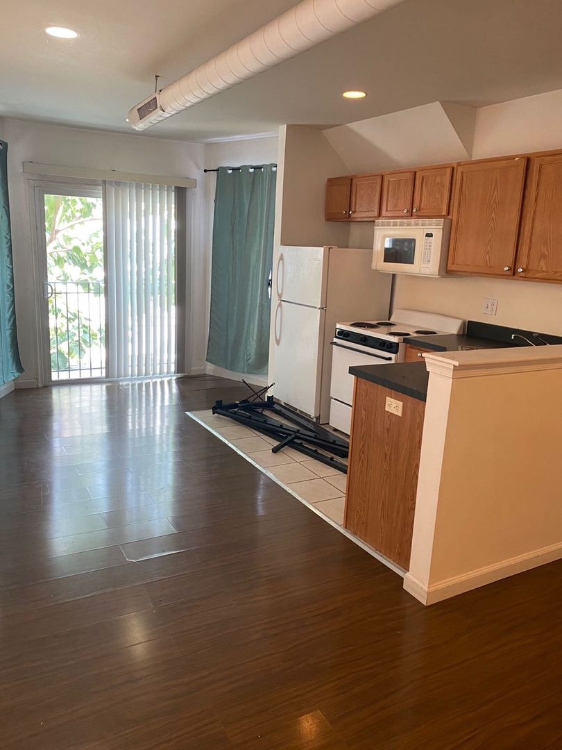 Philadelphia Apartment: 1313 N 15th St