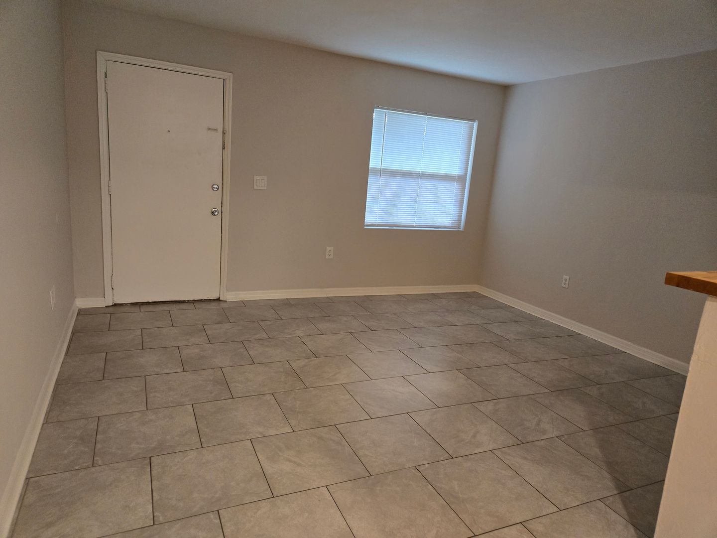 Sebring Apartment: 1108-1116 Melody Ln