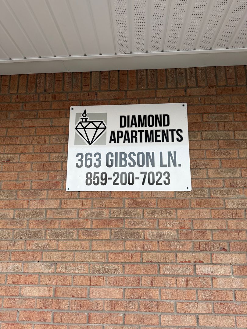 Richmond Apartment: 363 Gibson Lane