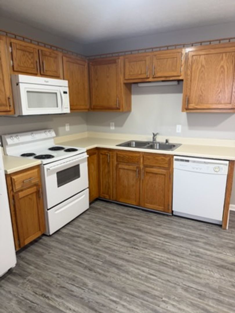 Richmond Apartment: 241 McDaniel Avenue