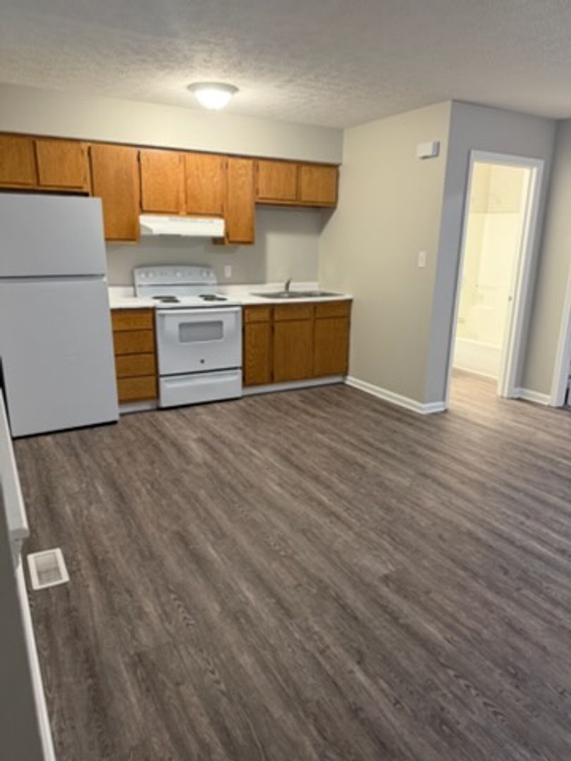 Richmond Apartment: 418 Jason Drive