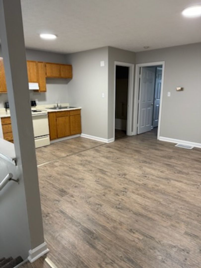 Richmond Apartment: 424 Jason Drive