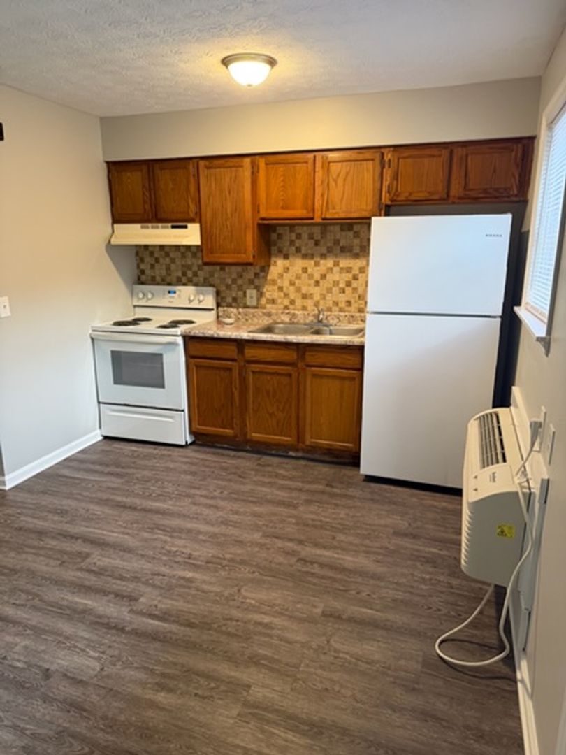Richmond Apartment: 217 Churchill Drive