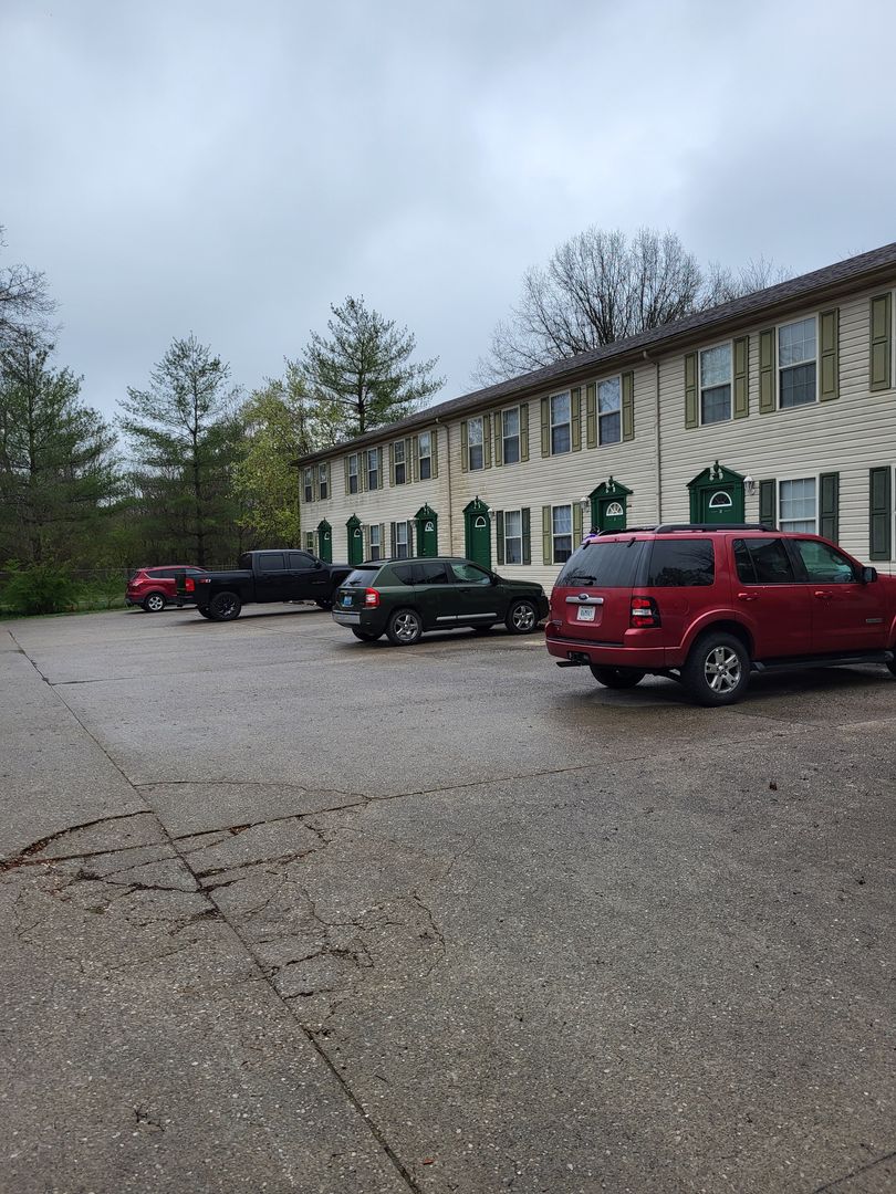 Berea Apartment: 102 Kayla Drive