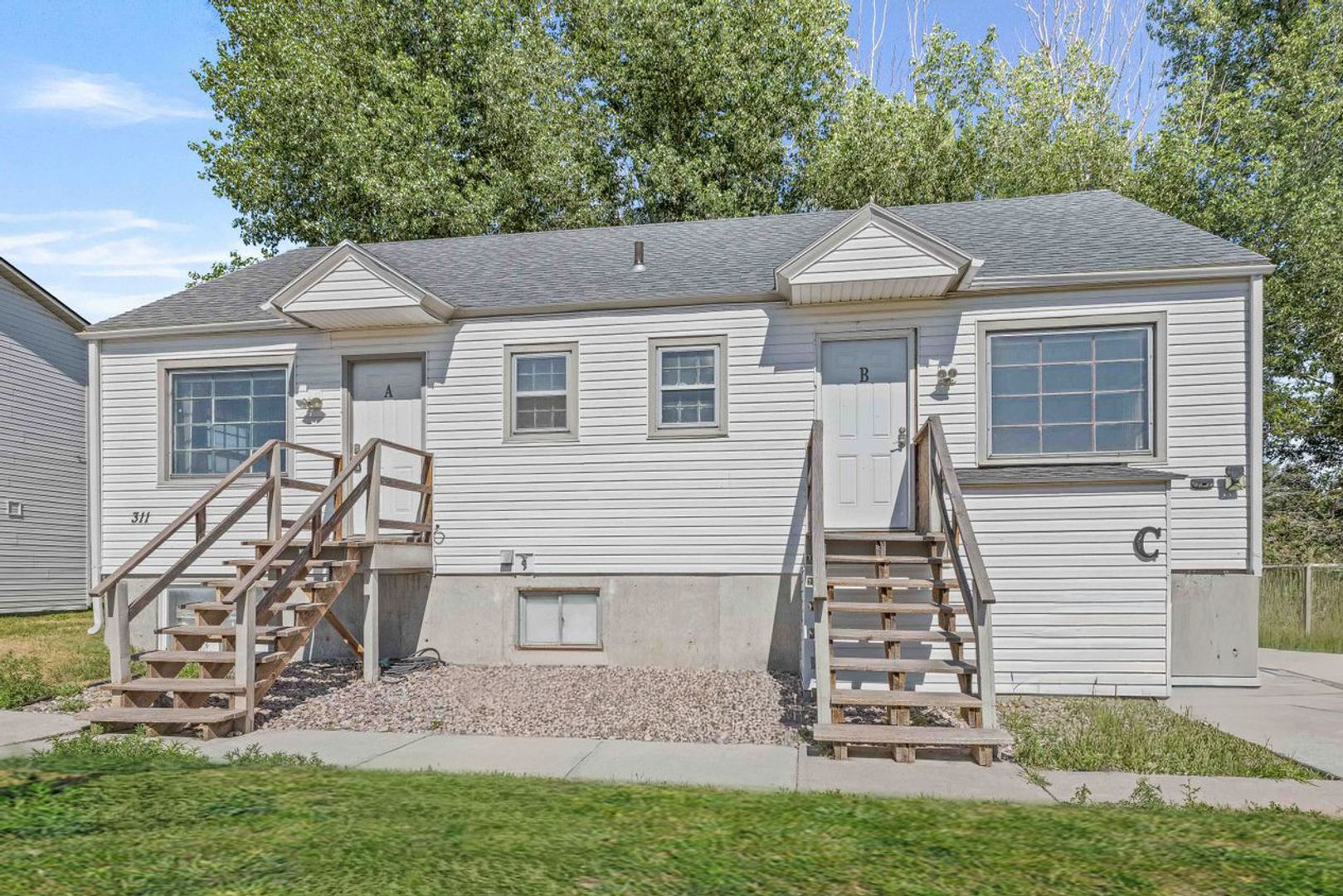 Chubbuck Apartment: 311 W Chubbuck Rd