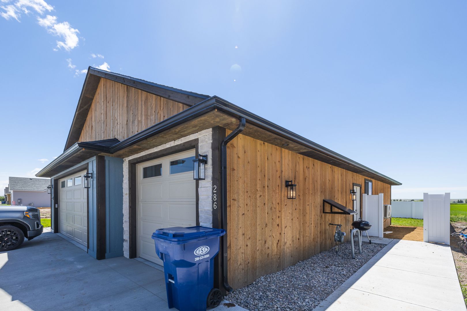 Sugar City Apartment: 286 E 5th S