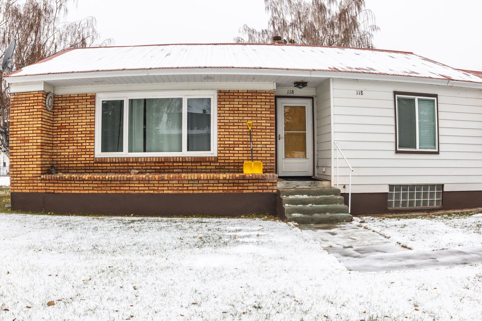 Ashton House: 118 N 8th St