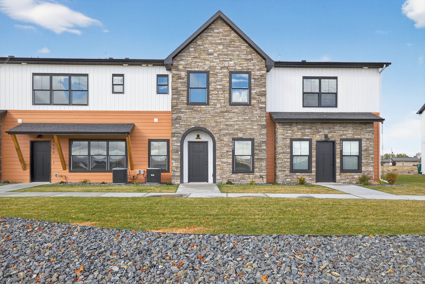 MUST SEE TOWNHOMES IN AMMON RIGHT OFF BEACHES CORNER