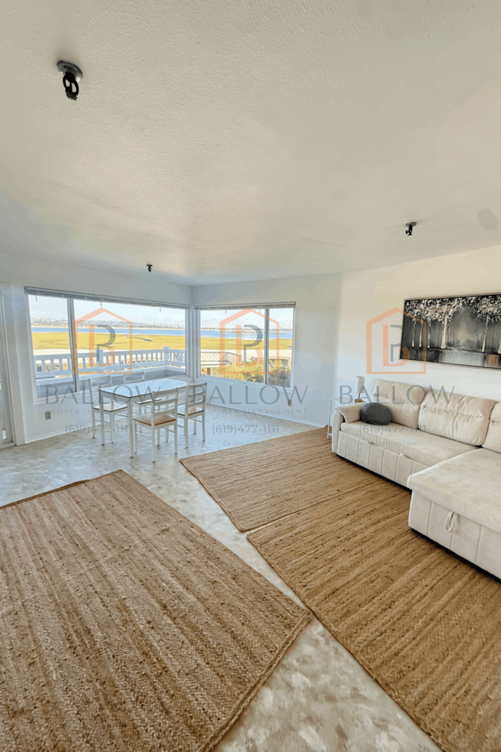 San Diego Apartment: 3991 Crown Point Dr Unit 116