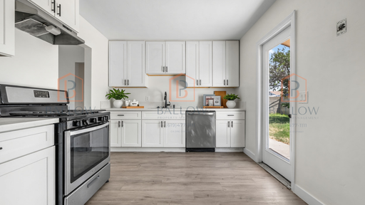 Beautifully Remodeled 3-Bedroom Duplex with Private Yard & Garage in Prime Chula Vista Location – photo 1
