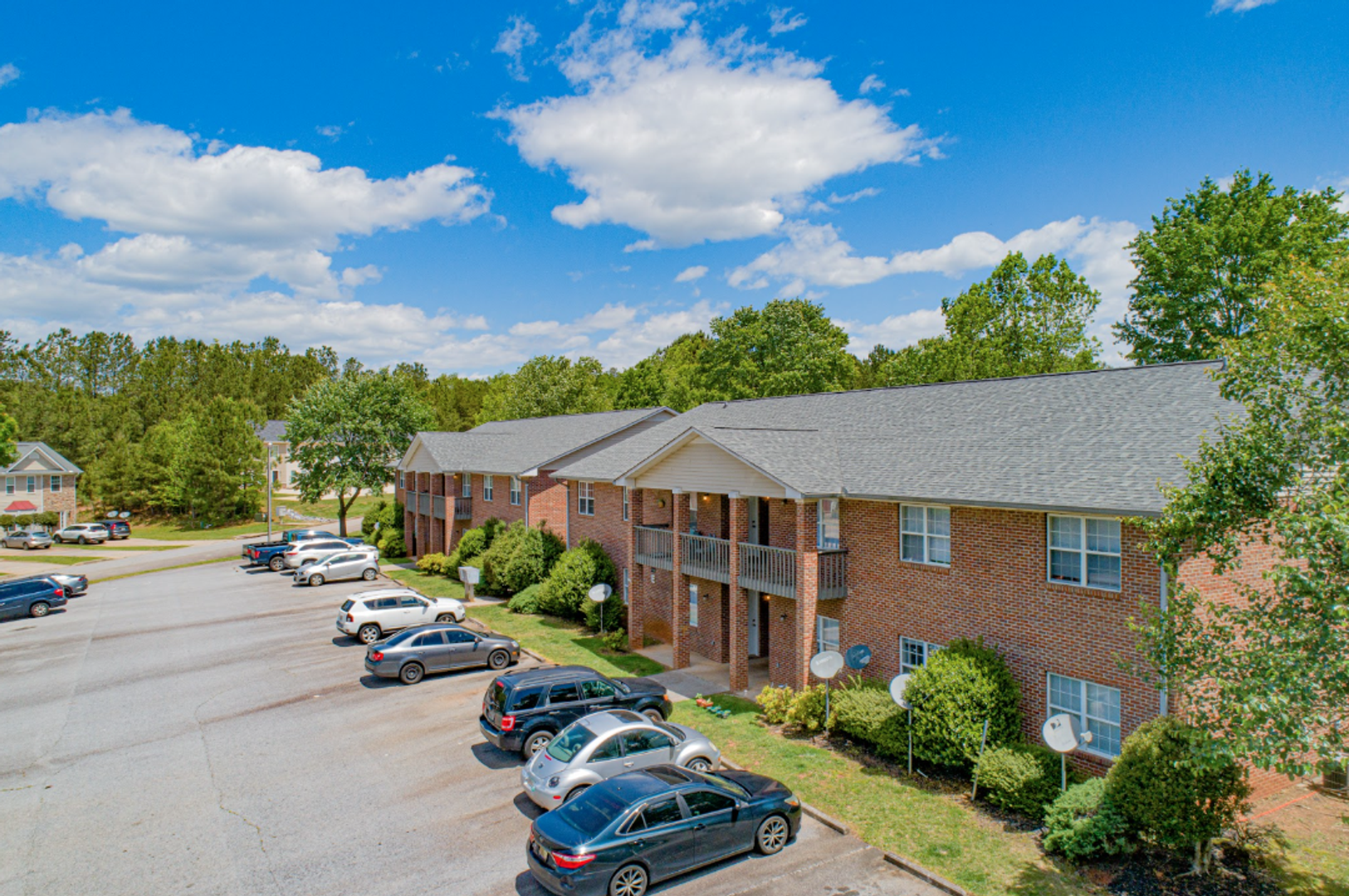 Cornelia Apartment: 120 Crown Point Drive