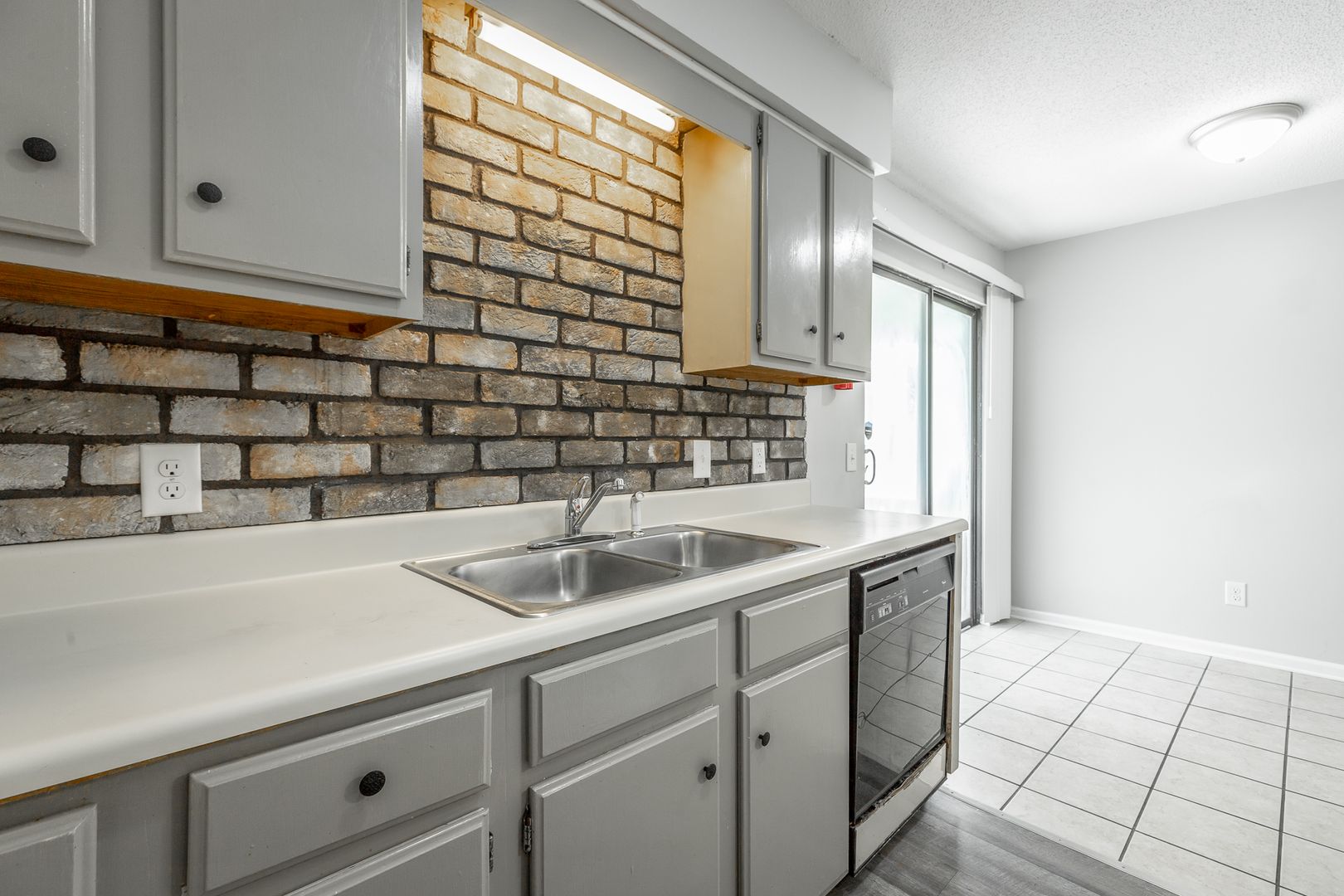 Chattanooga Apartment: 121 Goodson Ave