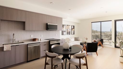 Unit 202 – photo 1