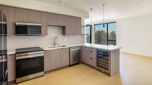 2 Bed 2 Bath Rental at 806 N Edinburgh Ave - 401, Los Angeles, CA – photo 1