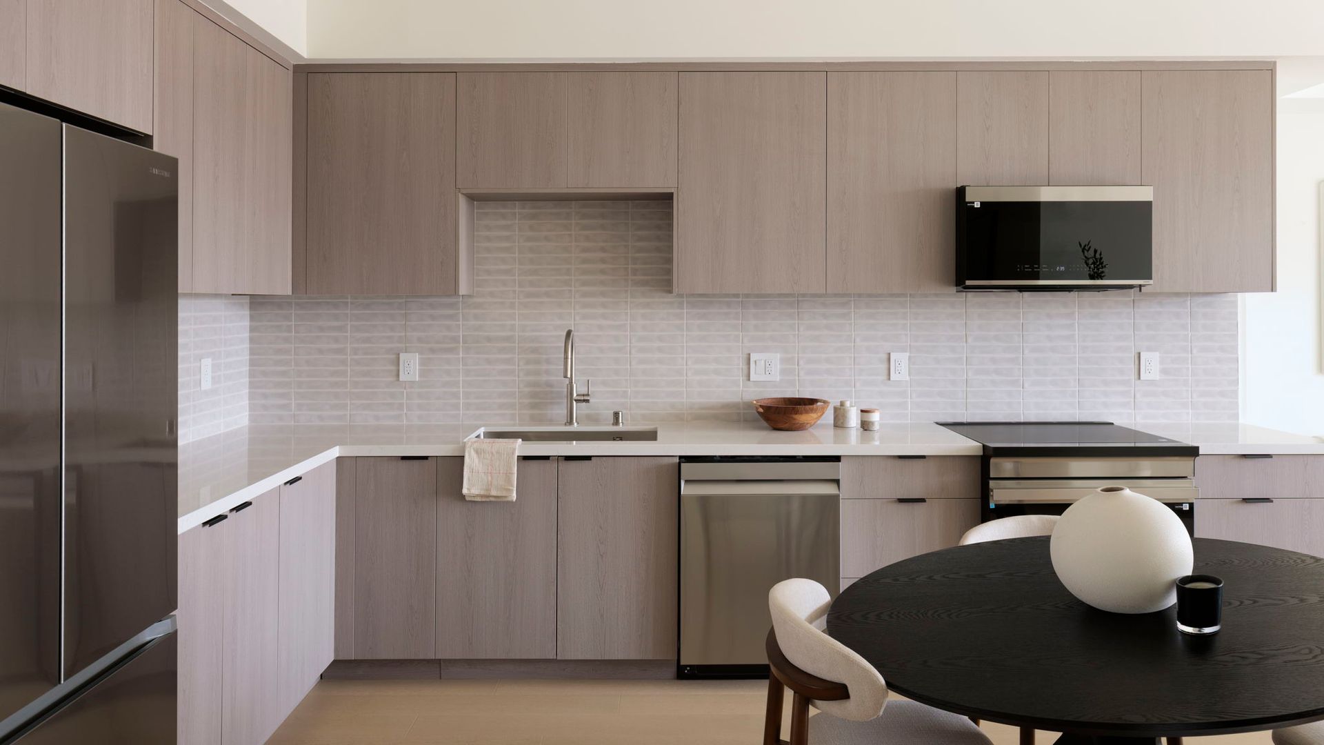 Los Angeles Apartment: 806 N Edinburgh Ave