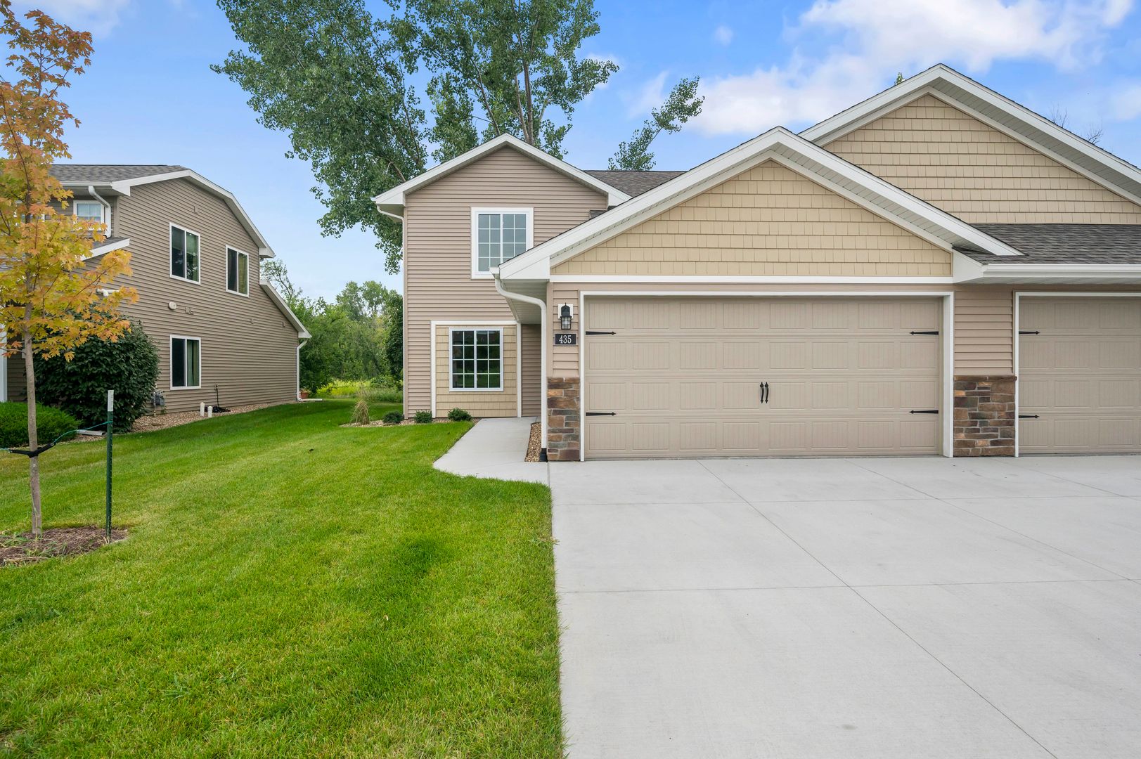 Hiawatha Apartment: 419-435 Cimarron Drive