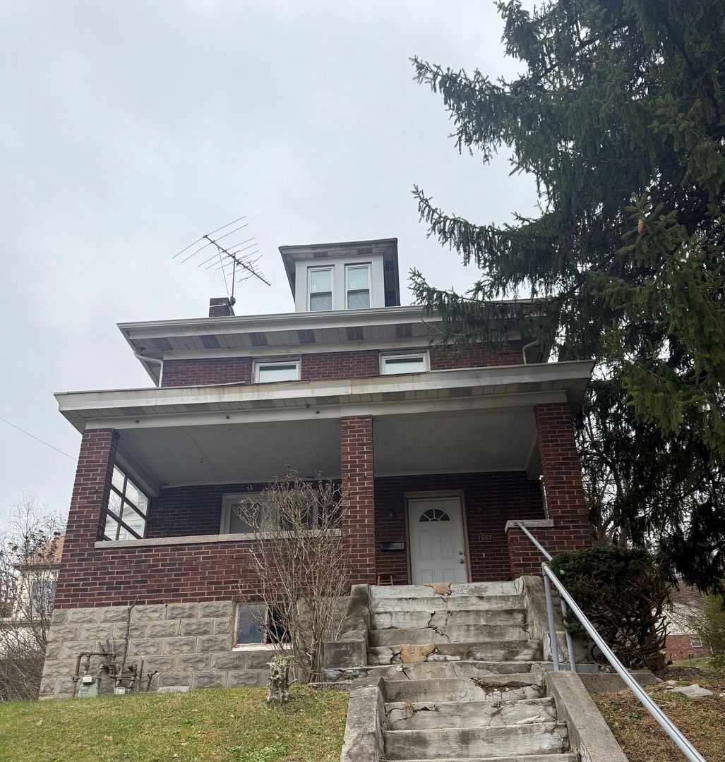 Pittsburgh Apartment: 1661 Belasco Ave