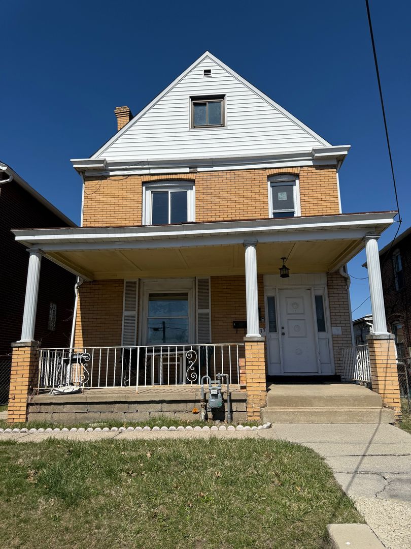Munhall Apartment: 133 E. 20th Ave.