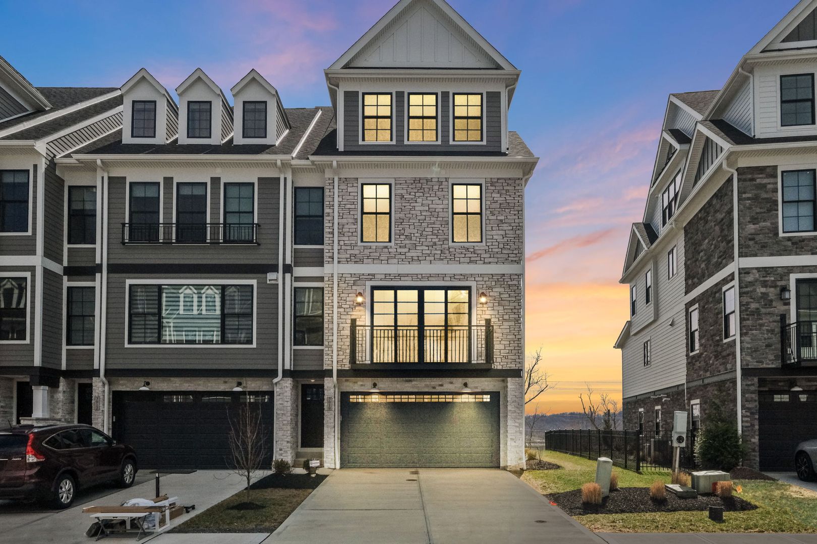 Mars Townhome: 3010 Greeneview Ln.