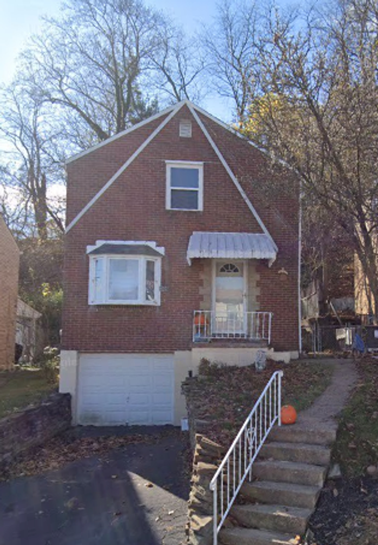 Pittsburgh House: 206 E Garden Rd