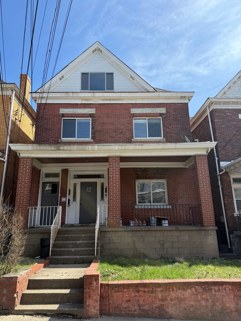 Pittsburgh Apartment: 826 Collins St.