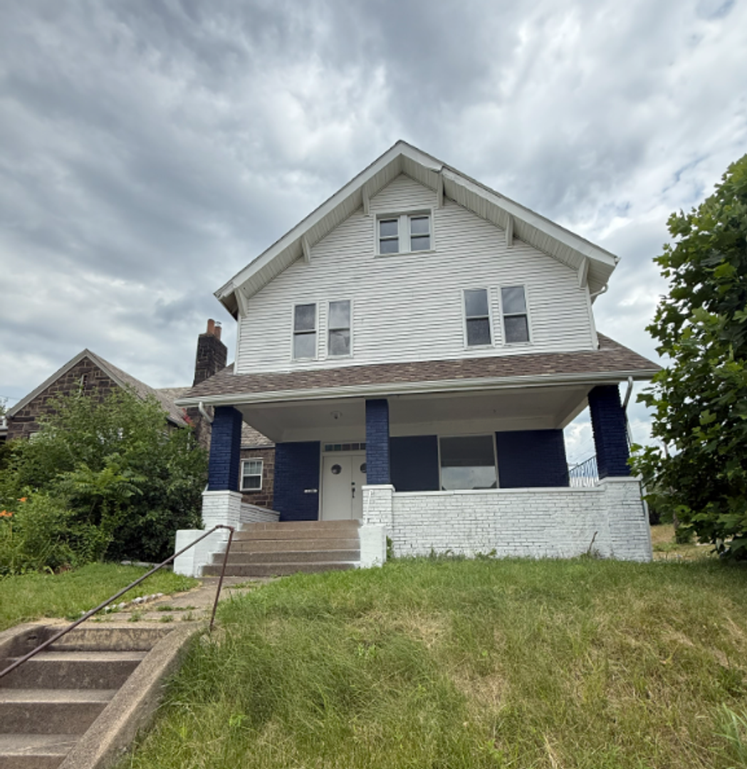 New Kensington House: 1100 Kenneth Ave.