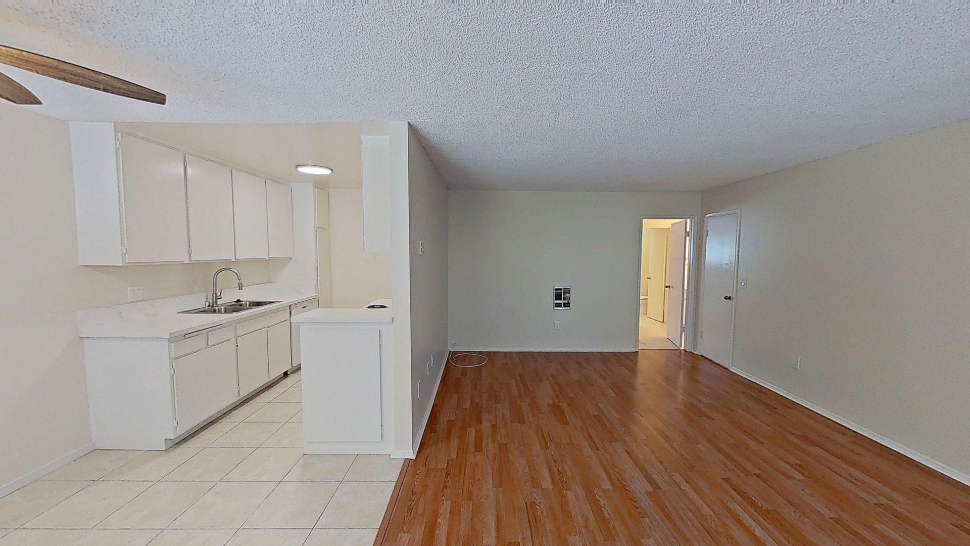 Huntington Beach Apartment: 8142 La Paz Dr