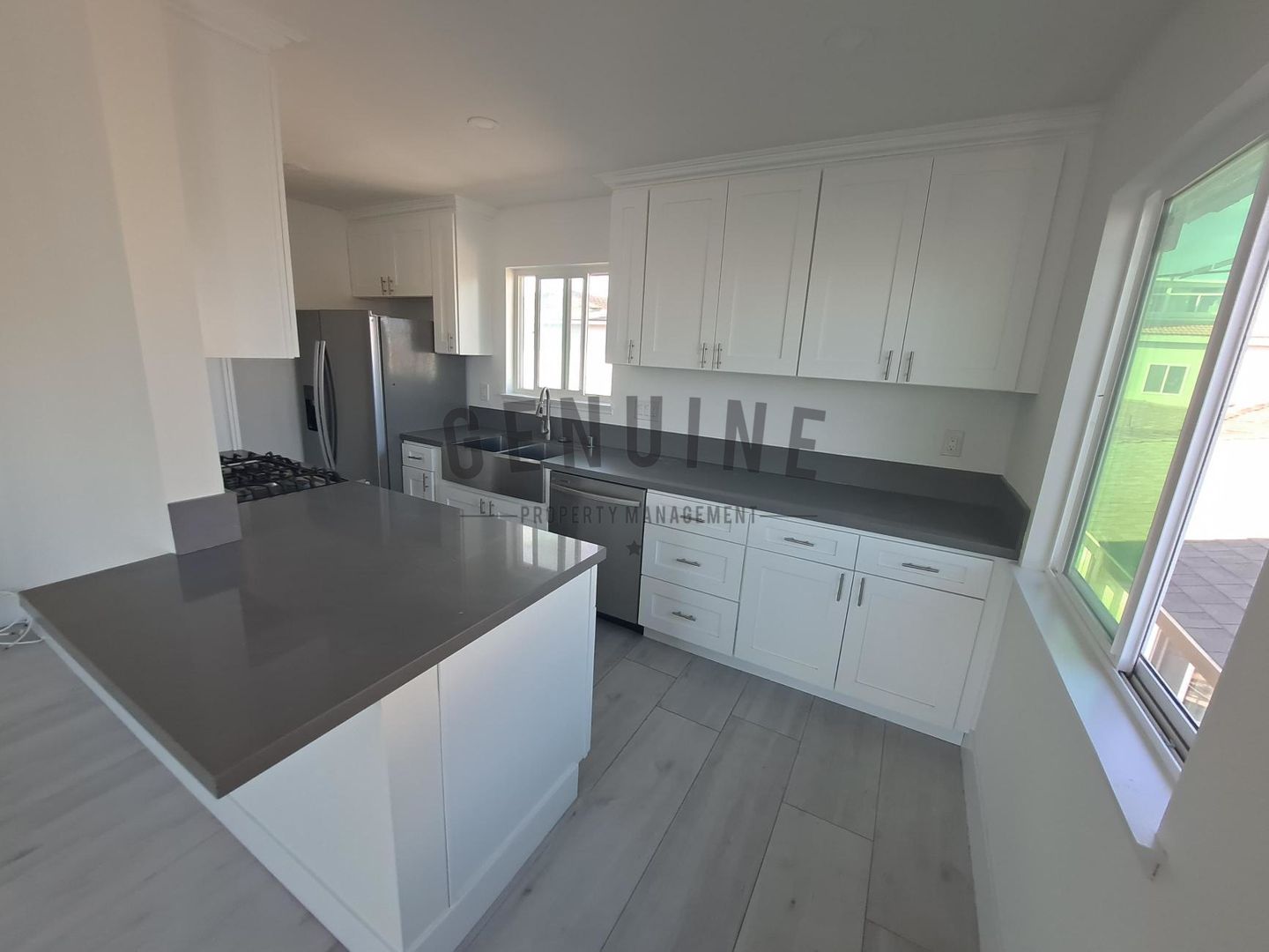 Huntington Beach Apartment: 101 Huntington St