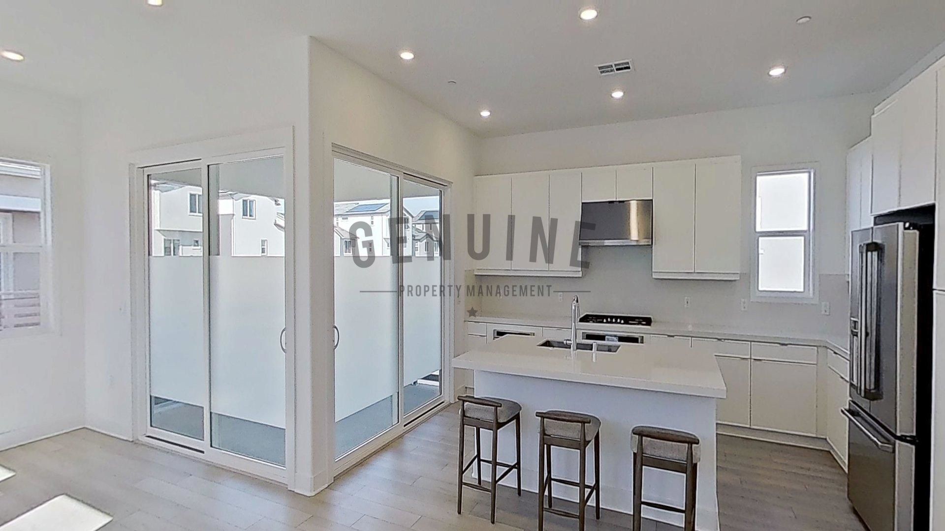 Irvine House: 432 Loon