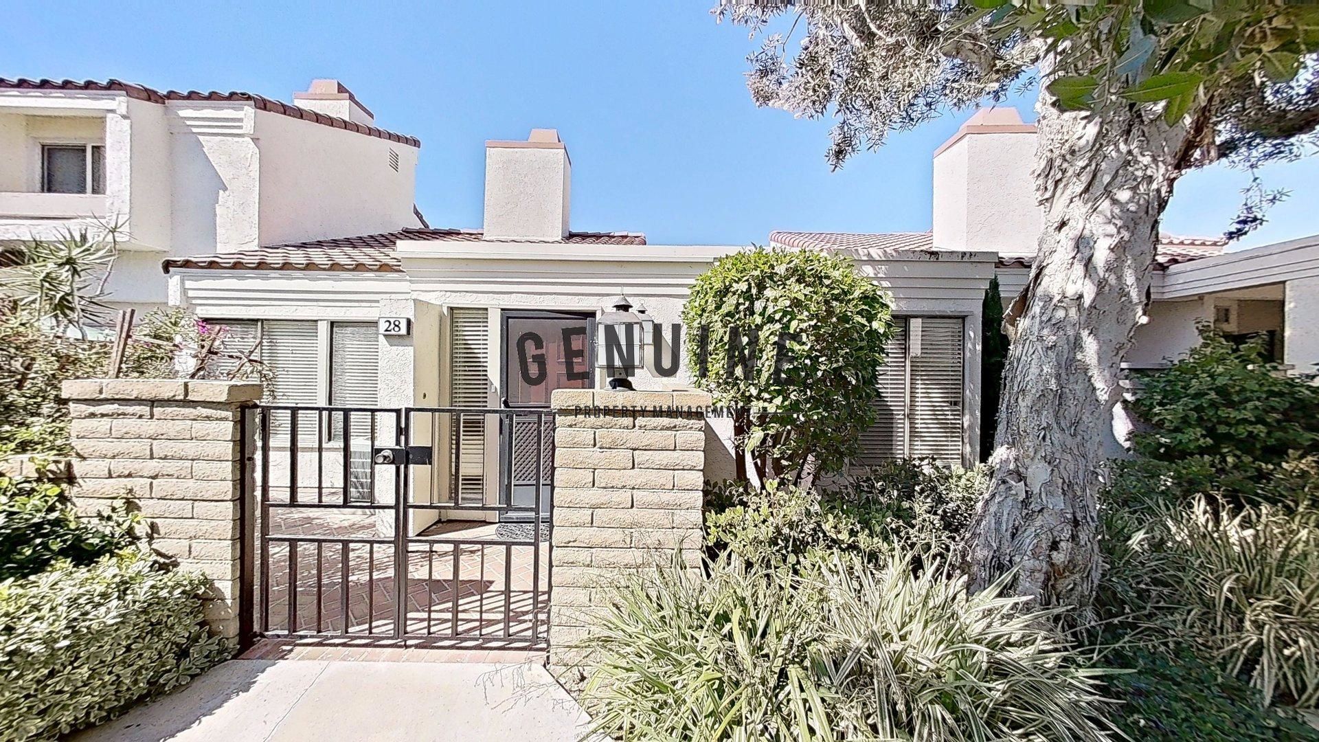 Irvine Condo: 28 Navarre