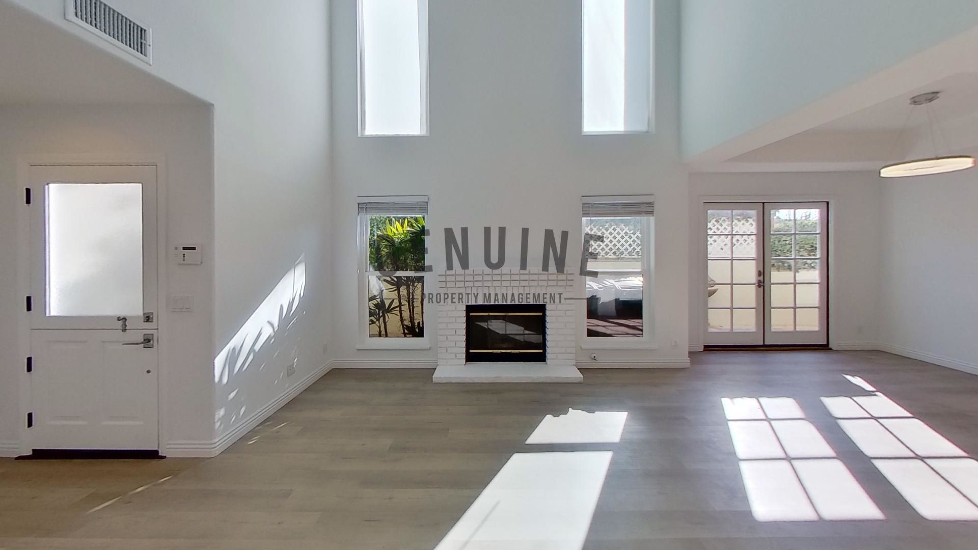 Newport Beach Townhome: 3227 Broad St