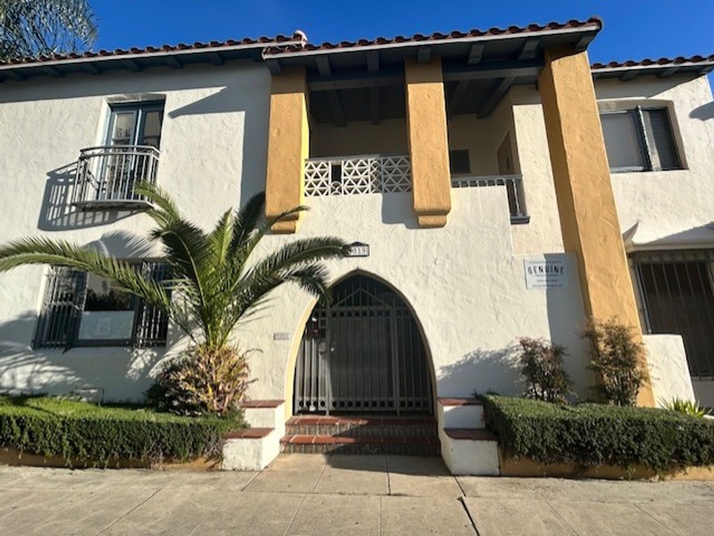 Long Beach Apartment: 1319 E. Ocean