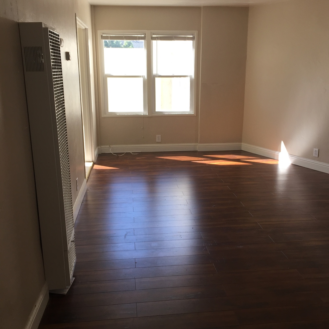 Oakland Apartment: 787 22nd St
