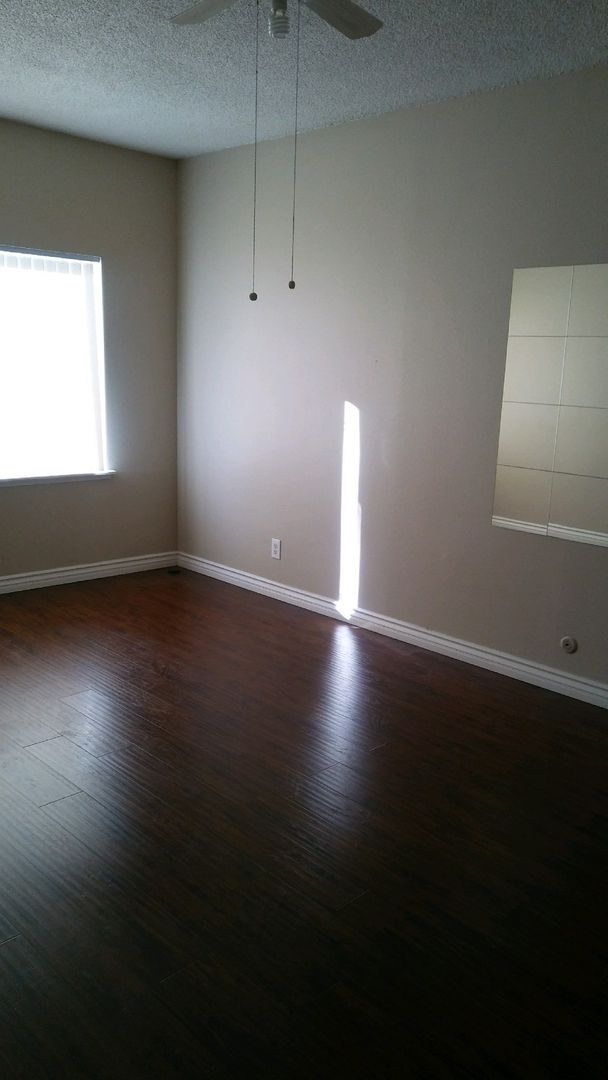 Los Angeles Apartment: 711 S westlake Ave