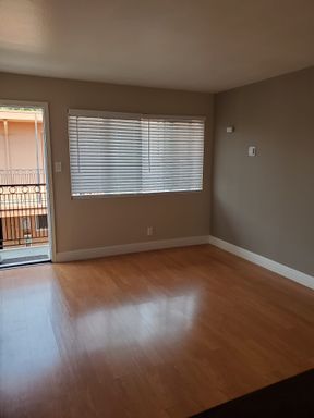 Remodeled & Spacious 1 BR, 1 Bath in San Leandro – photo 1