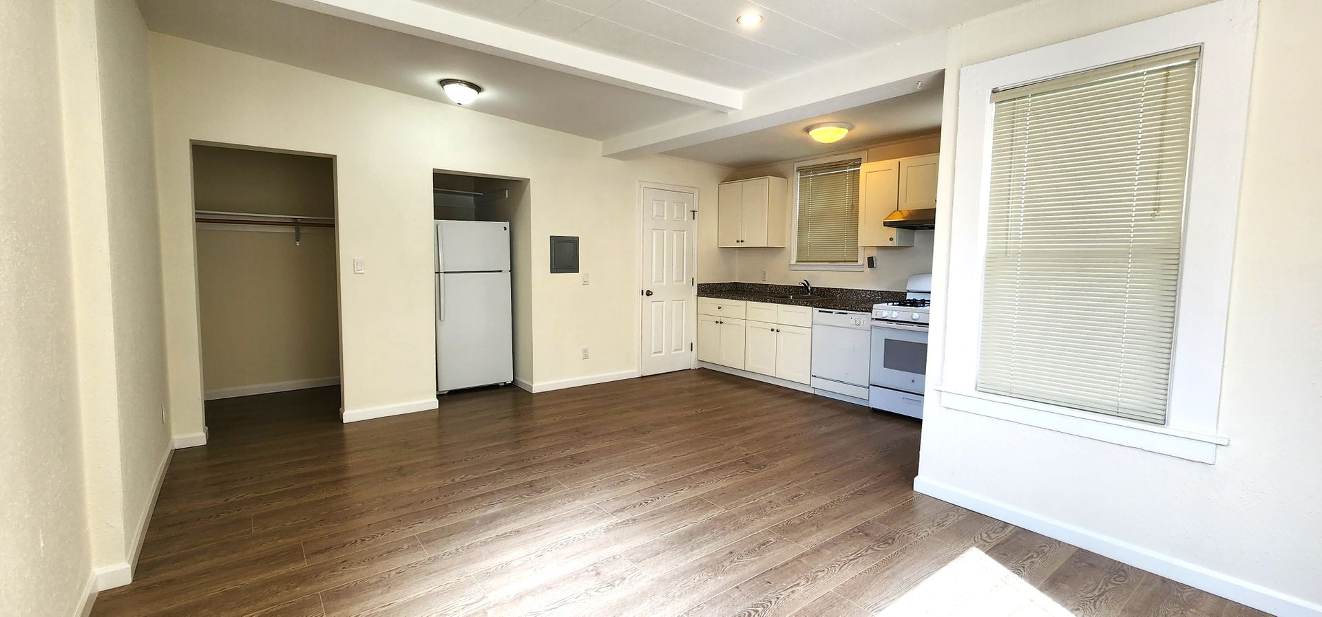 San Francisco Apartment: 1645 Irving St. - #B
