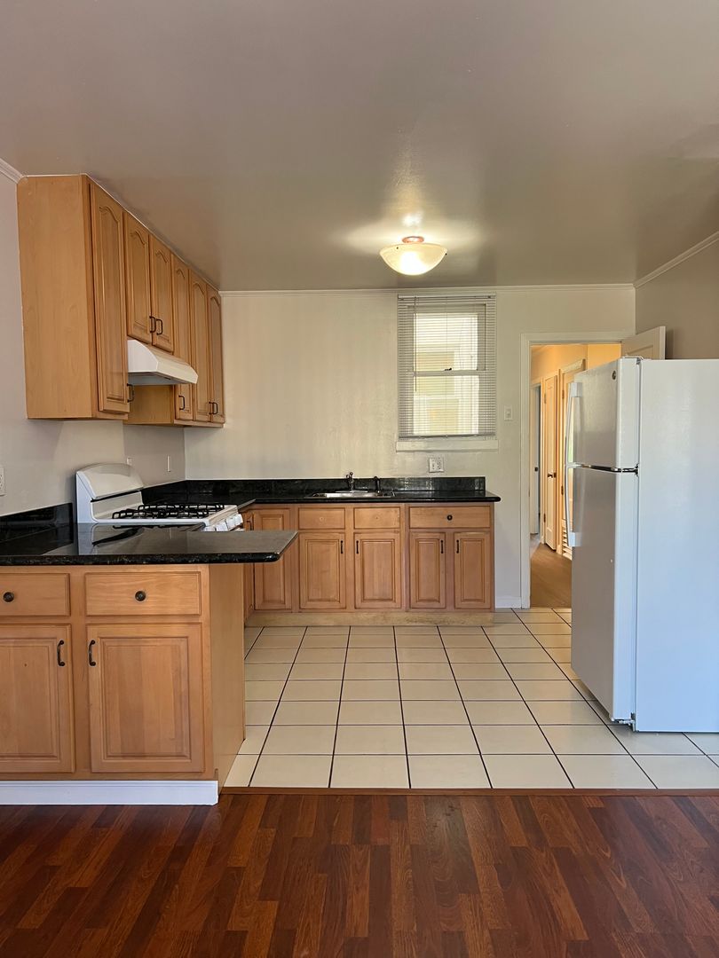 3725 Irving Street - Main Image