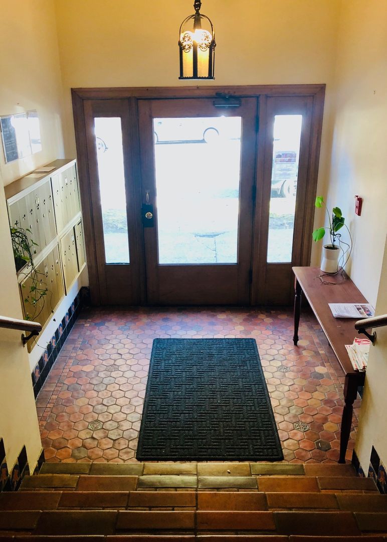 Seattle Apartment: 221 West Mercer Street