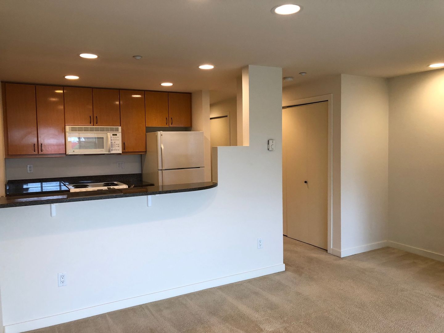 Mercer Island Apartment: 2717 76th Avenue SE