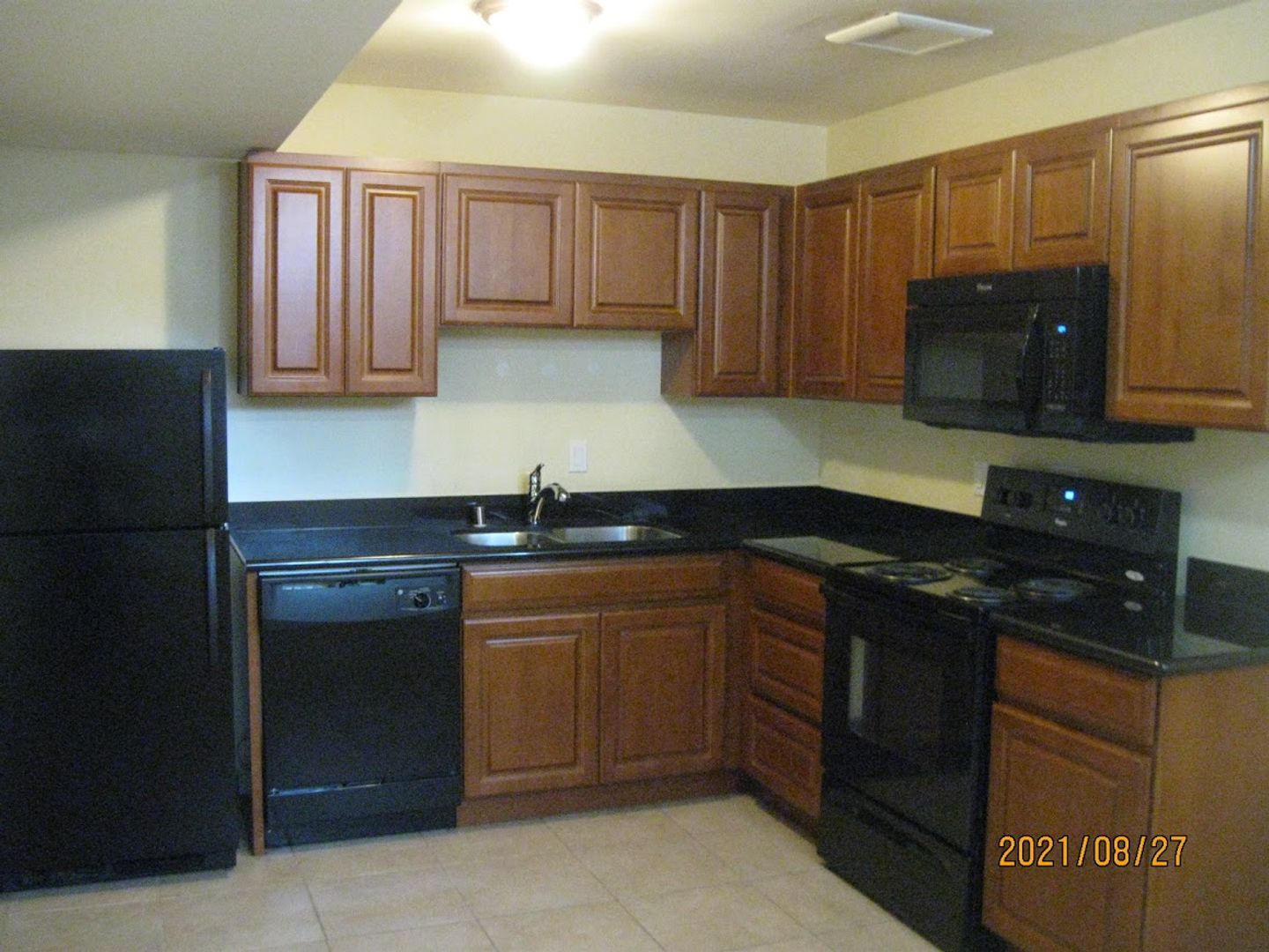 Seattle Apartment: 1551 NW 54th Street