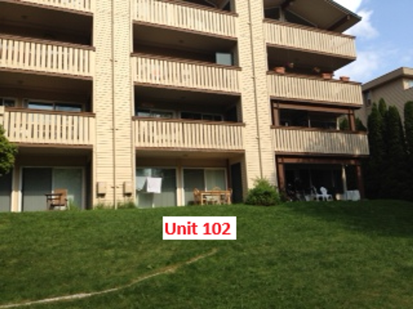 Bellevue Apartment: 417 Bellevue Way SE