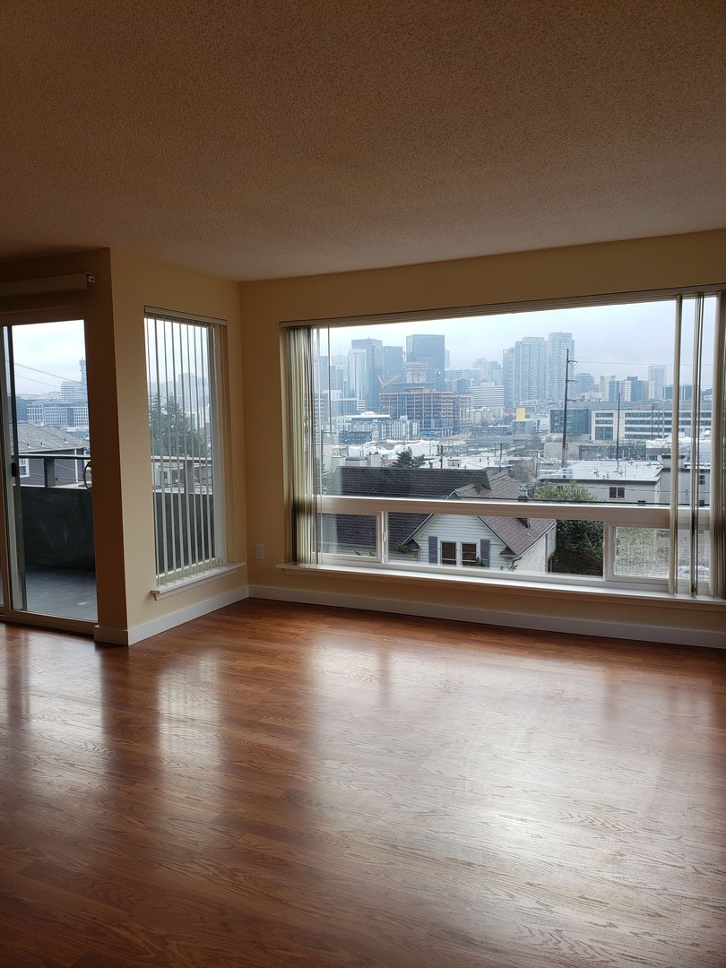 Seattle Apartment: 1001 Taylor Avenue North