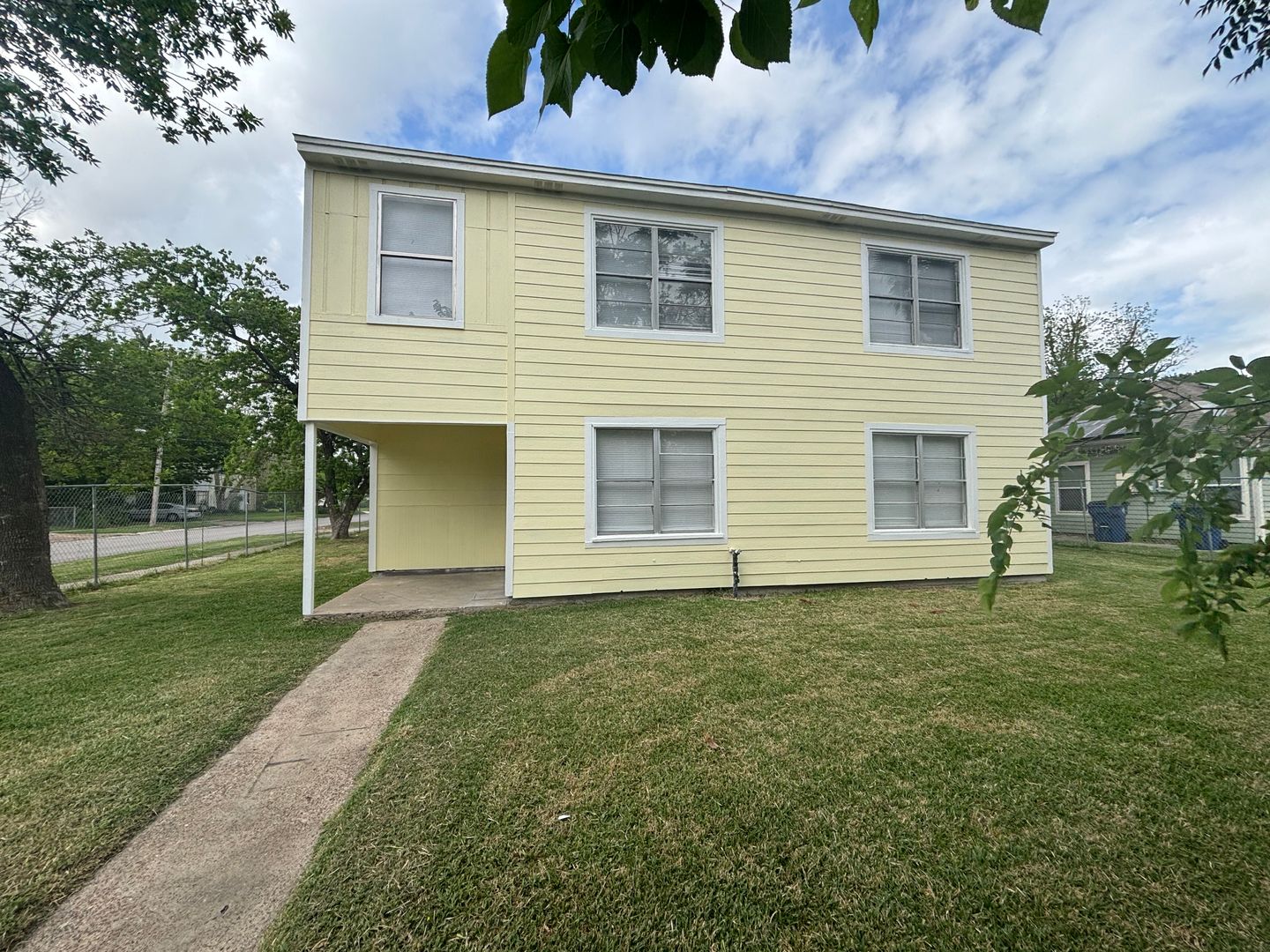 Texas City House: 1138 1st Ave N