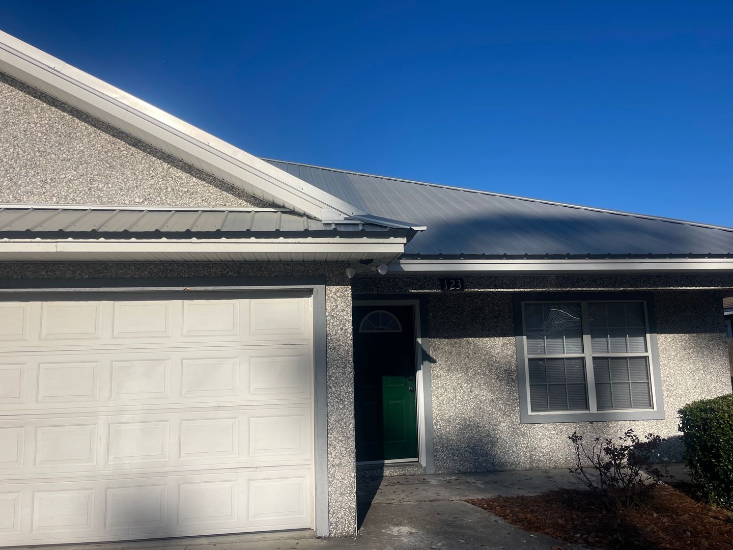 Brunswick House: 123 Leeswood Circle