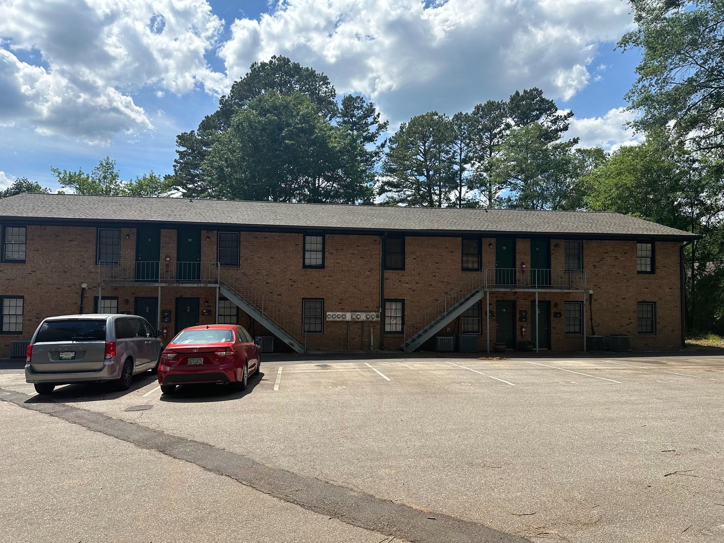Jefferson Apartment: 272 Lawrenceville Street