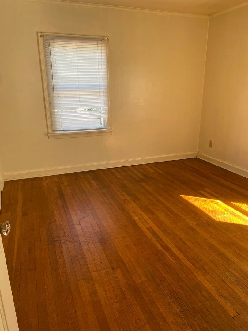 Toccoa Apartment: 16 Andrews Court