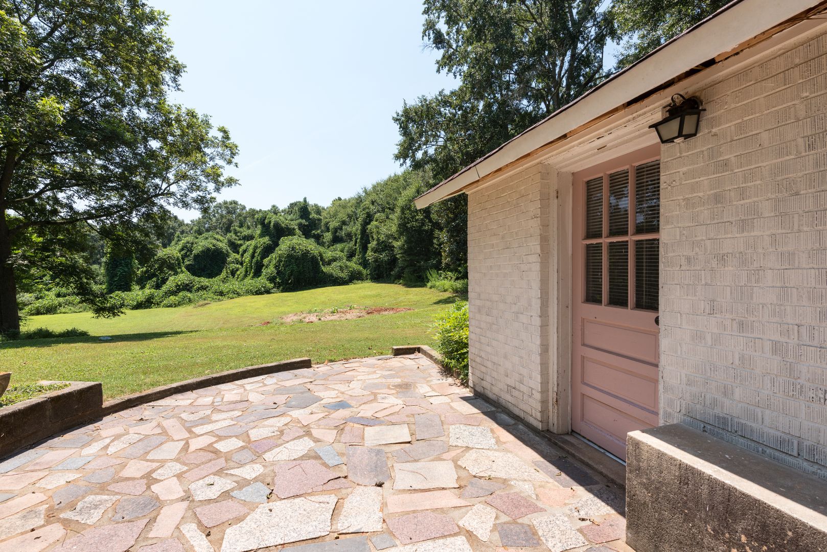 Royston Apartment: 2615 West Main St