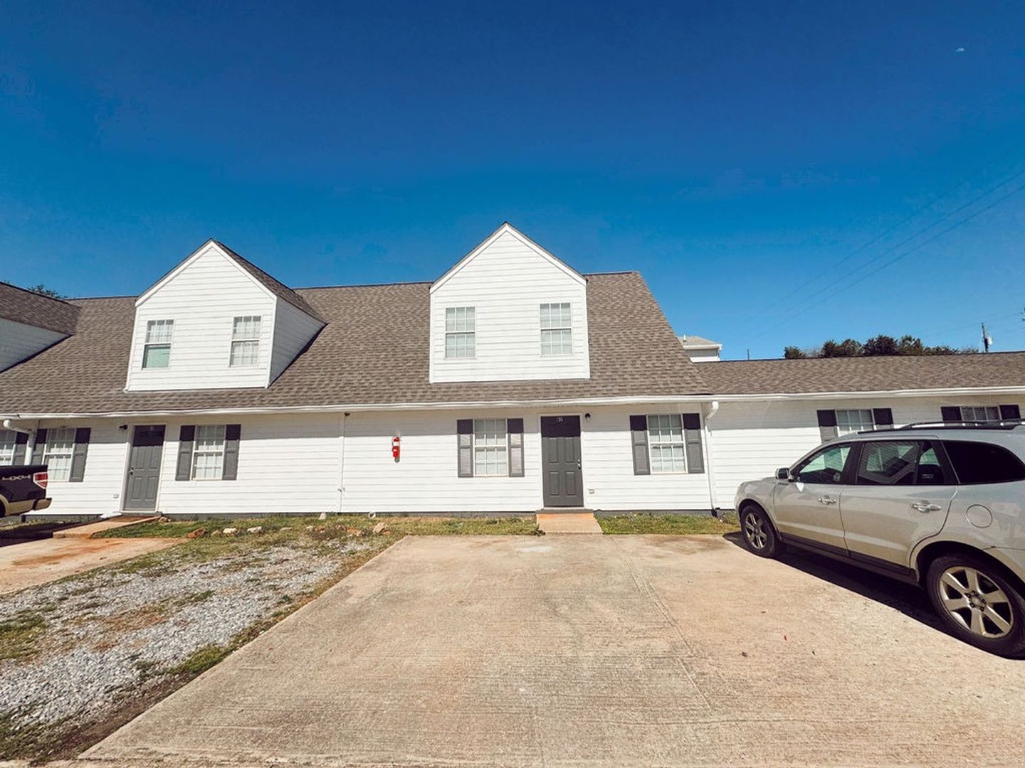 Cleveland Apartment: 896 Campbell Street