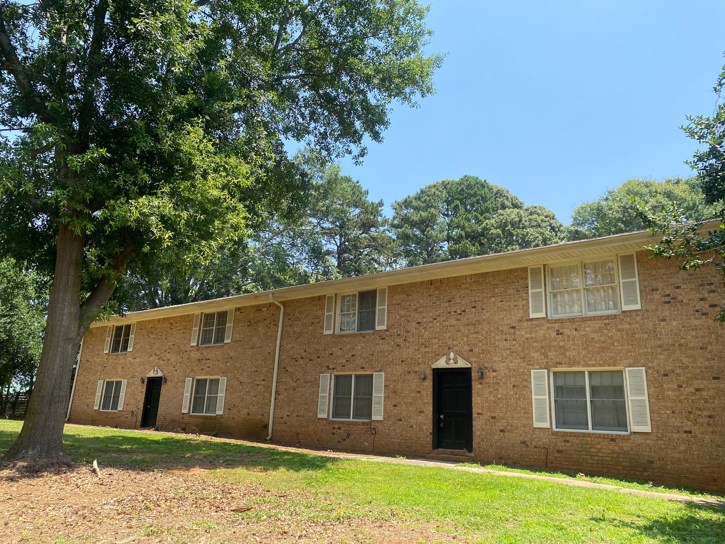 Jefferson Apartment: 272 Lawrenceville Street