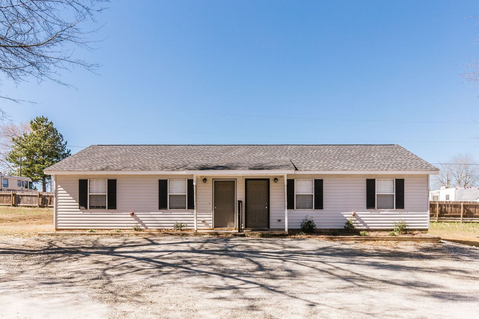 Commerce Apartment: 123 Faulkner Drive